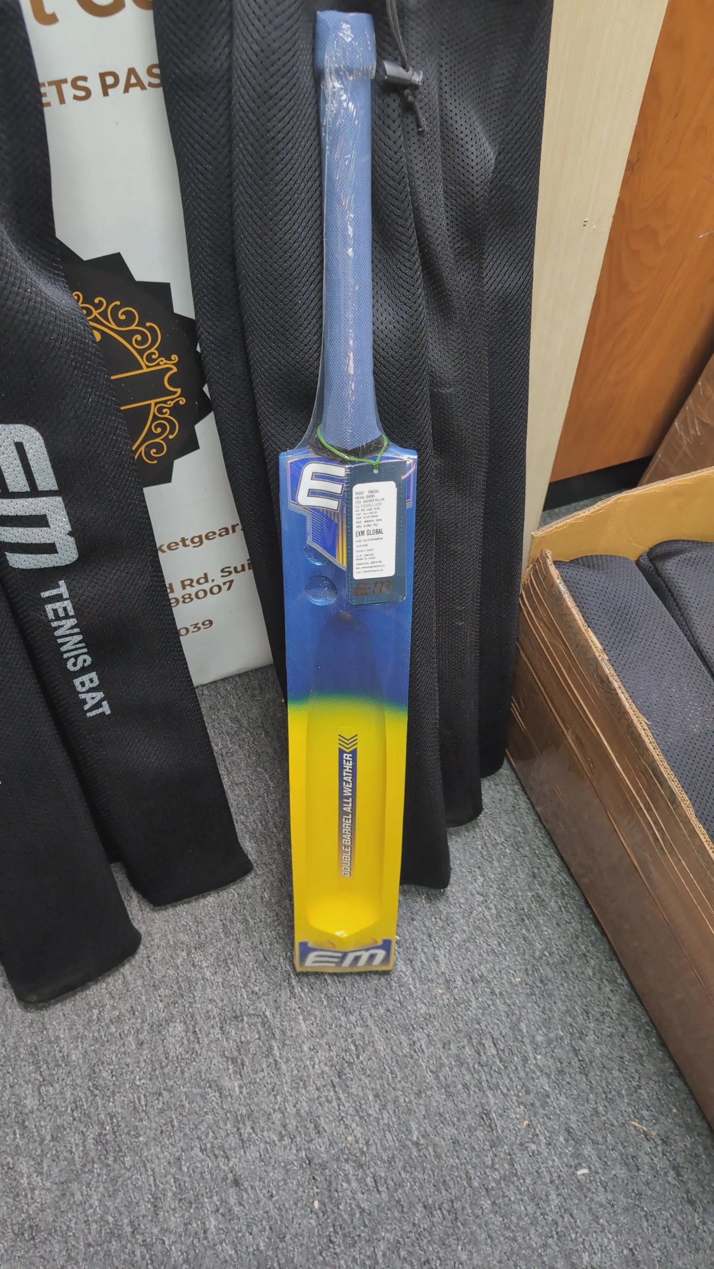 EM Double Barrel All Weather Cricket Scoop Bats - KW EM