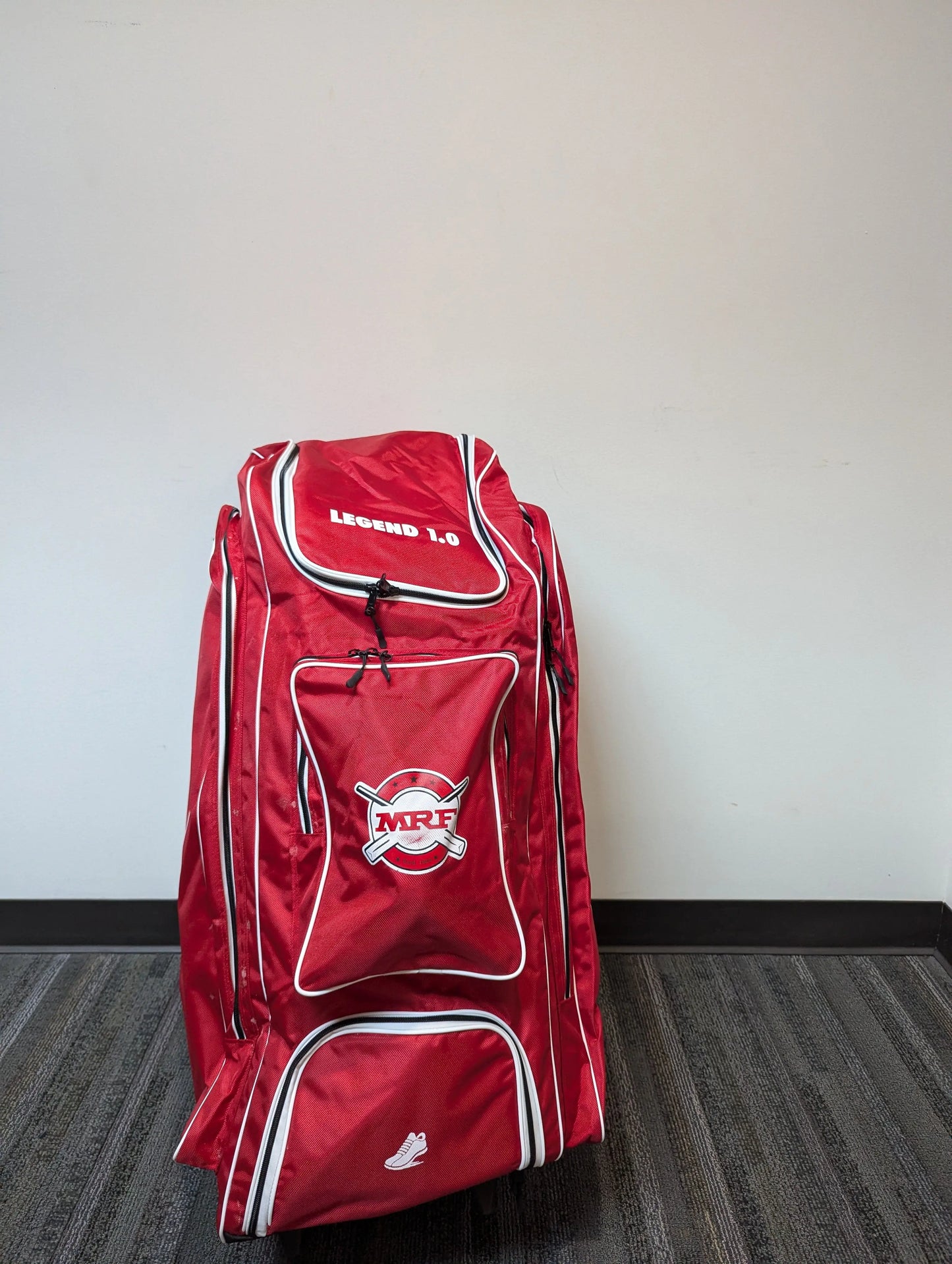 MRF Legend VK18 1.0 Duffle Kit Bag (wheelie) MRF