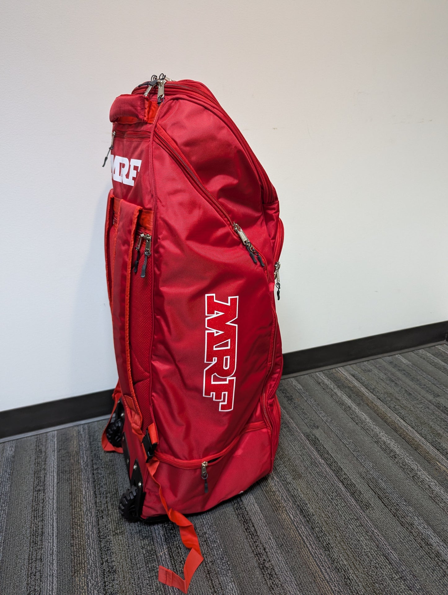 MRF Chase Master Duffle Kit Bag (wheelie)