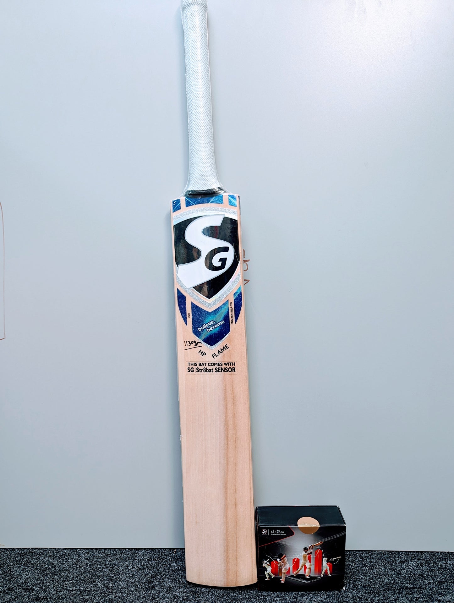 SG HP Flame Cricket Bat (with SG Str8bat Sensor)