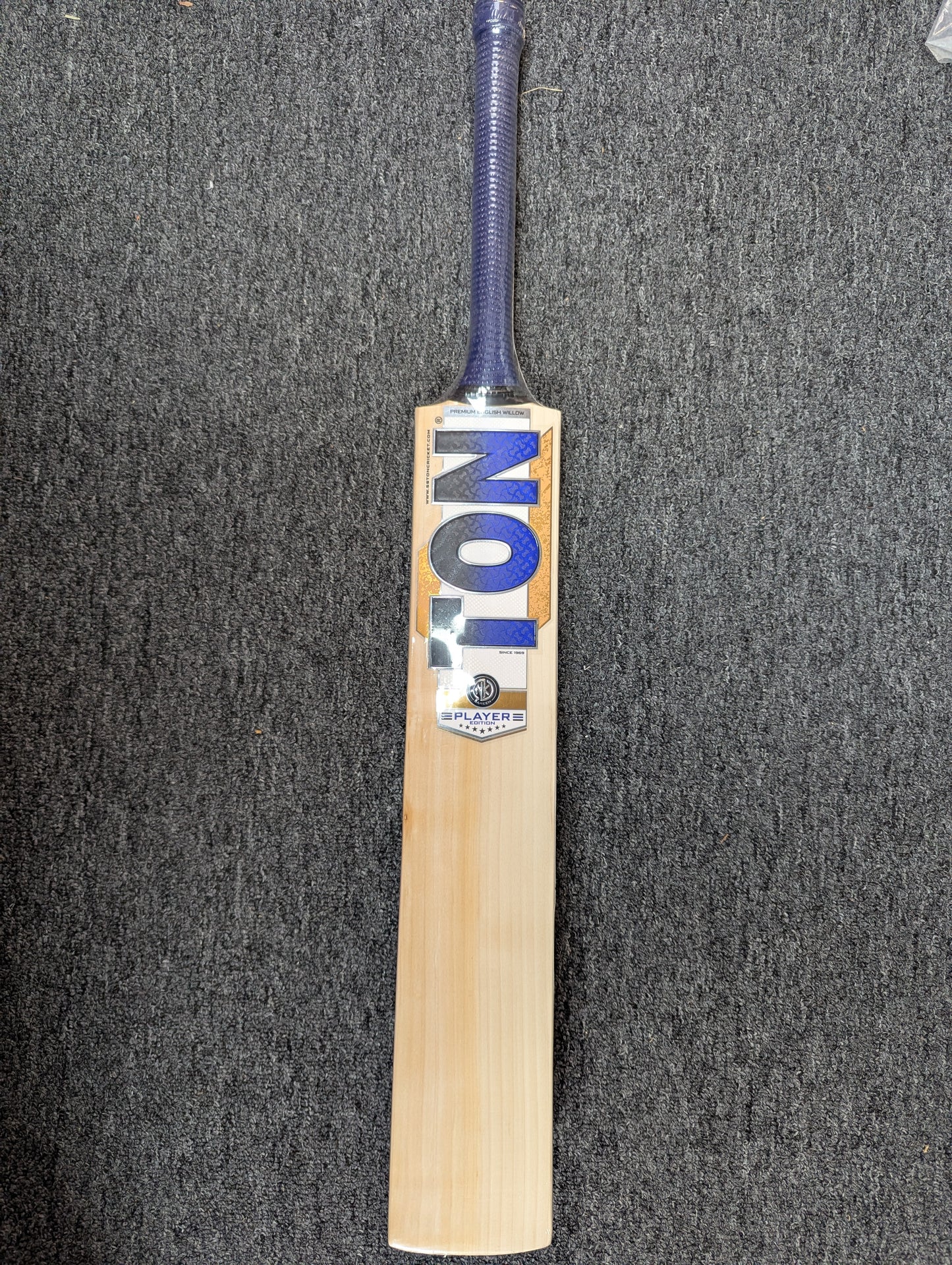 SS TON Player Edition English Willow Bat