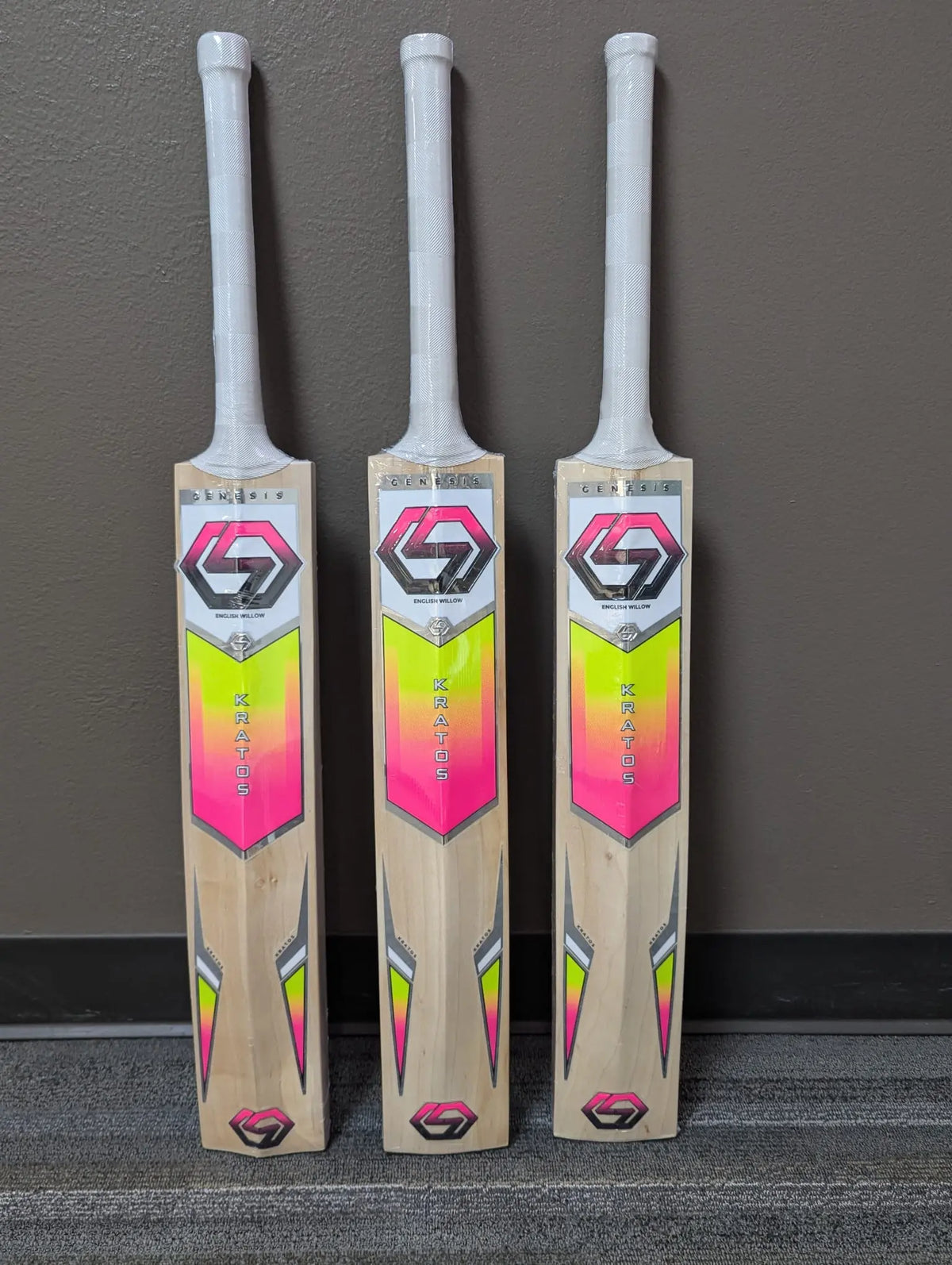 GENESIS GRADE 3 Cricket Bat (English Willow) GENESIS