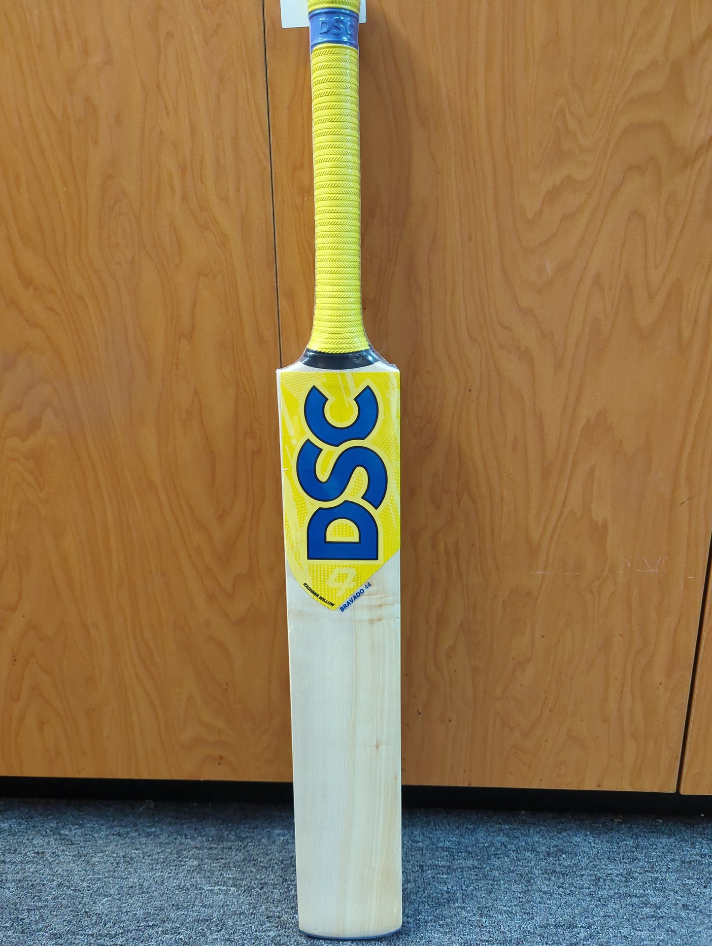 DSC Bravado Cricket Bat (Kashmir Willow)